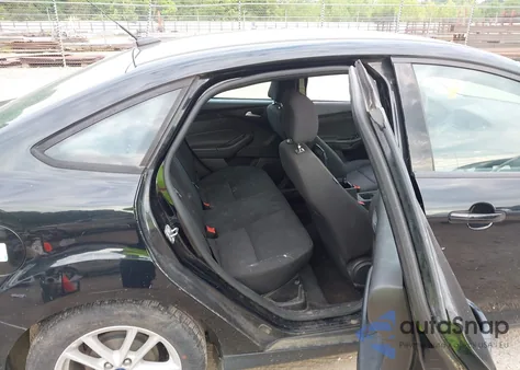 2017 Ford Focus Se z USA, uszkodzony, nr VIN 1FADP3F24HL217039